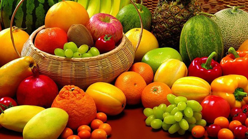 Bổ sung nhiều trái cây mát có thể giúp cải thiện tình trạng táo bón