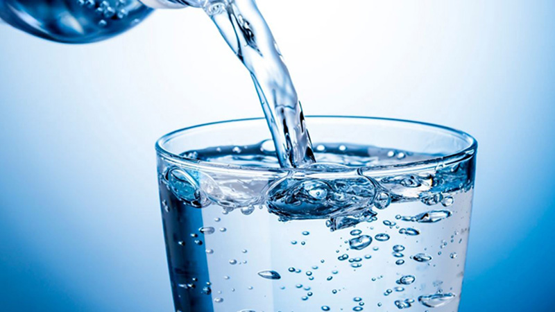 Nếu bạn uống quá ít nước trong một ngày, bạn có thể bị tình trạng táo bón