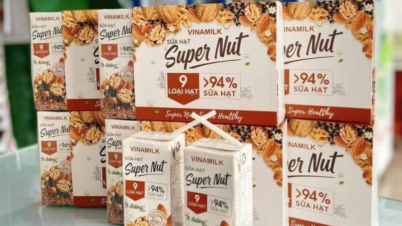 Giá của sữa 9 loại hạt Vinamilk Super Nut