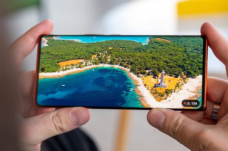 Trên tay Tecno Phantom X2 Pro