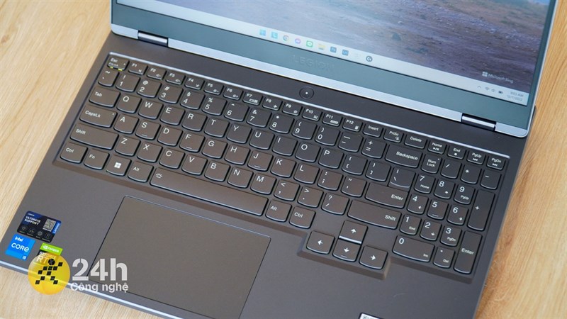Lenovo Legion 5 15IAH7 được trang bị hệ thống bàn phím full size với các thiết kế và bố trí quen thuộc của Lenovo. Lenovo Legion 5 15IAH7 được trang bị hệ thống bàn phím full size với các thiết kế và bố trí quen thuộc của Lenovo.