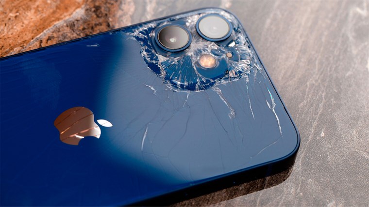 Tặng ngay gói Bảo hiểm rơi vỡ hoặc Bảo hành mở rộng đến 2 triệu cho khách hàng mua iPhone tại TopZone