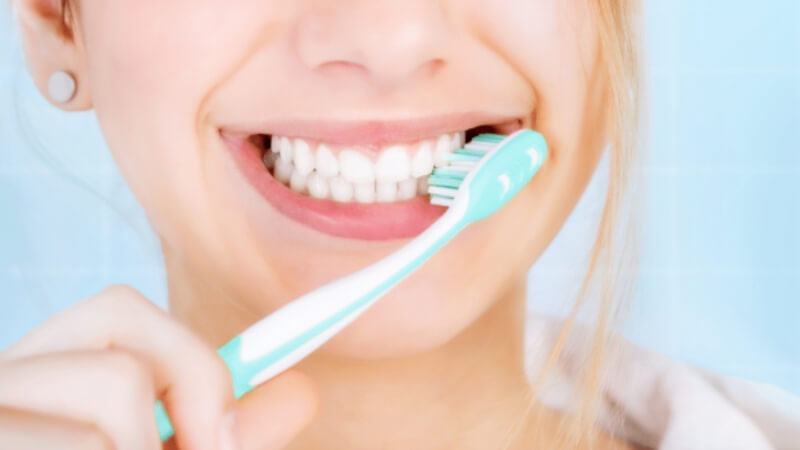 Vệ sinh chỗ trám