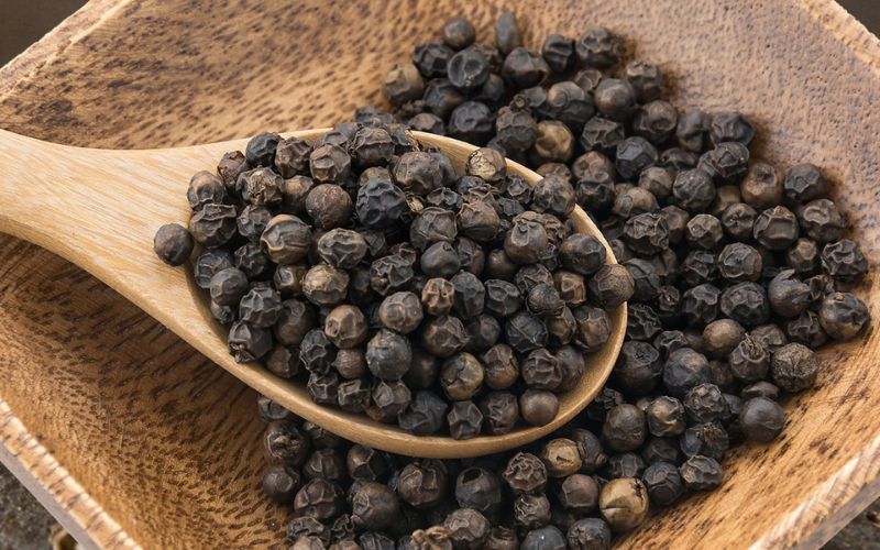 Nước hạt tiêu đen giúp cải thiện hệ tiêu hoá