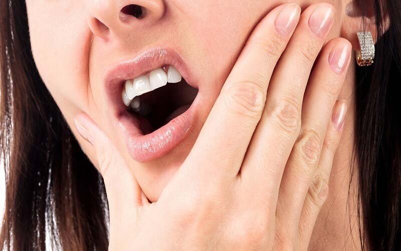 Cách giảm ê buốt răng sau khi tẩy trắng răng nhanh chóng, hiệu quả