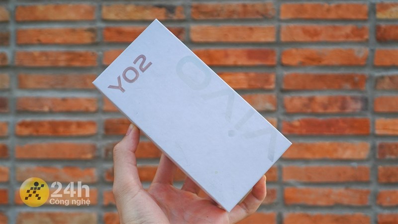 Hộp đựng của Vivo Y02 có thiết kế màu cách phổi màu thanh lịch với tone trắng chủ đạo. Hộp đựng của Vivo Y02 có thiết kế màu cách phổi màu thanh lịch với tone trắng chủ đạo.