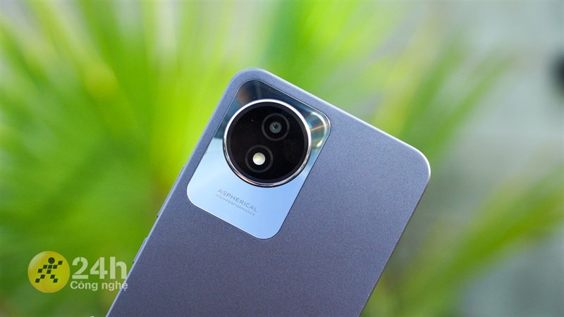 Thiết kế của cụm camera trên Vivo Y02 được mình đánh giá là khá độc đáo. Thiết kế của cụm camera trên Vivo Y02 được mình đánh giá là khá độc đáo.