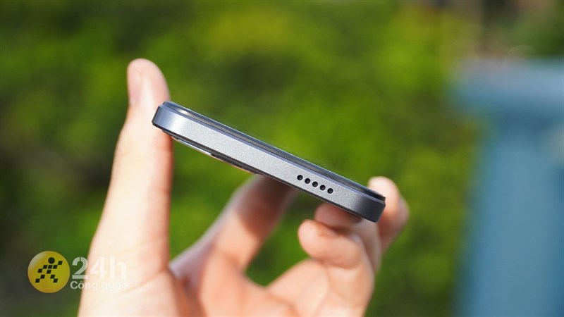 Cạnh trên của Vivo Y02. Cạnh trên của Vivo Y02.