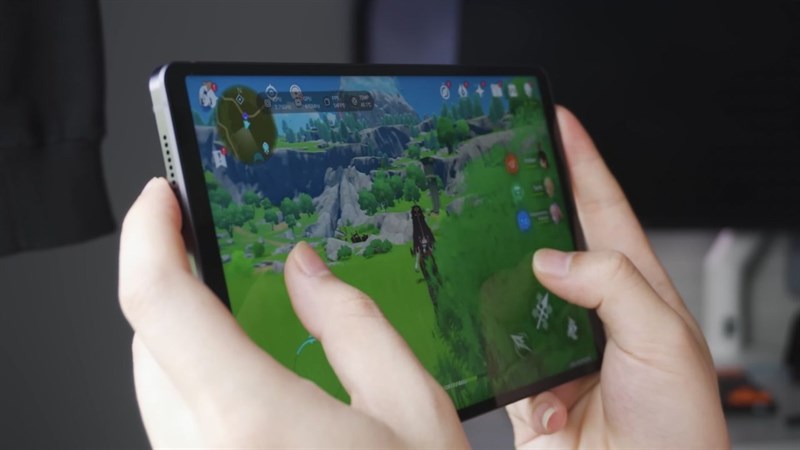 Lenovo Legion Y700 chỉ nặng 375 gram, khối lượng rất tốt cho bạn cầm, nắm thao tác lâu mà không sợ mỏi tay. Lenovo Legion Y700 chỉ nặng 375 gram, khối lượng rất tốt cho bạn cầm, nắm thao tác lâu mà không sợ mỏi tay.