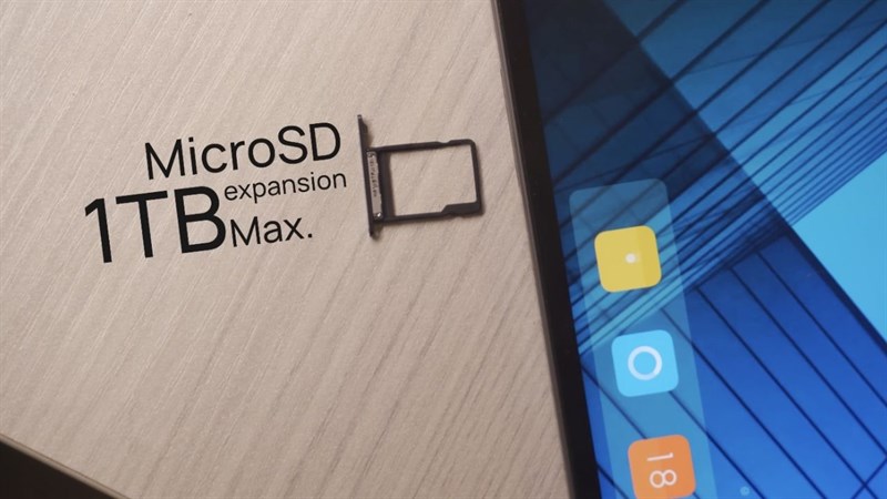 Đặc biệt hơn là bộ nhớ trong của Lenovo Legion Y700 có thể mở rộng lên đến 1 TB luôn đấy! Đặc biệt hơn là bộ nhớ trong của Lenovo Legion Y700 có thể mở rộng lên đến 1 TB luôn đấy!