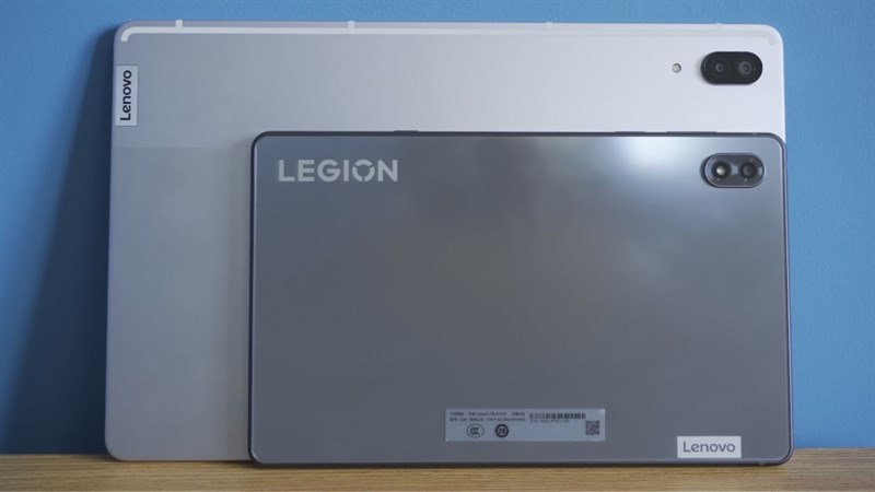 Lenovo Legion Y700 có tổng thể nhỏ gọn như một máy tính bảng Android thông thường và đây có lẽ là tablet Android đầu tiên có màn hình 8.8 inch. Lenovo Legion Y700 có tổng thể nhỏ gọn như một máy tính bảng Android thông thường và đây có lẽ là tablet Android đầu tiên có màn hình 8.8 inch.