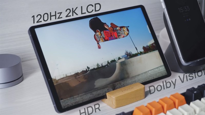 Lenovo Legion Y700 được trang bị màn hình LCD độ phân giải 2K đi kèm tần số quét 120 Hz. Lenovo Legion Y700 được trang bị màn hình LCD độ phân giải 2K đi kèm tần số quét 120 Hz.