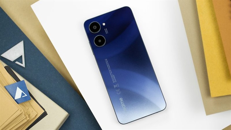 realme 10s có thiết kế sang trọng từ realme 10 - Ảnh NextPit