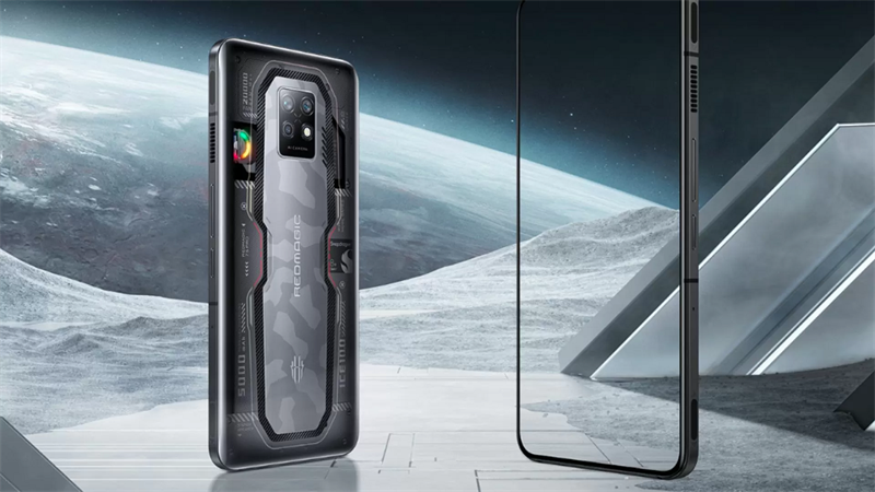 Với việc có màn hình vô khuyết, Red Magic 8 Pro hứa hẹn cho trải nghiệm chơi game 