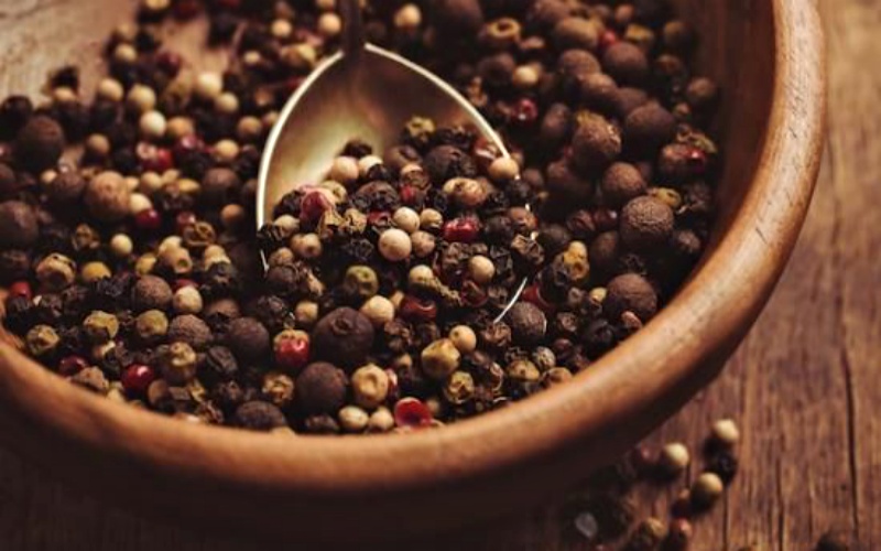 Giá tiêu thế giới