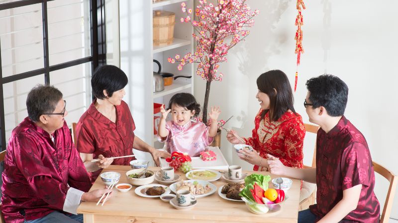 Nhấn vào ảnh để phóng to Hạn chế cho trẻ tham gia những buổi tụ họp quá đông người