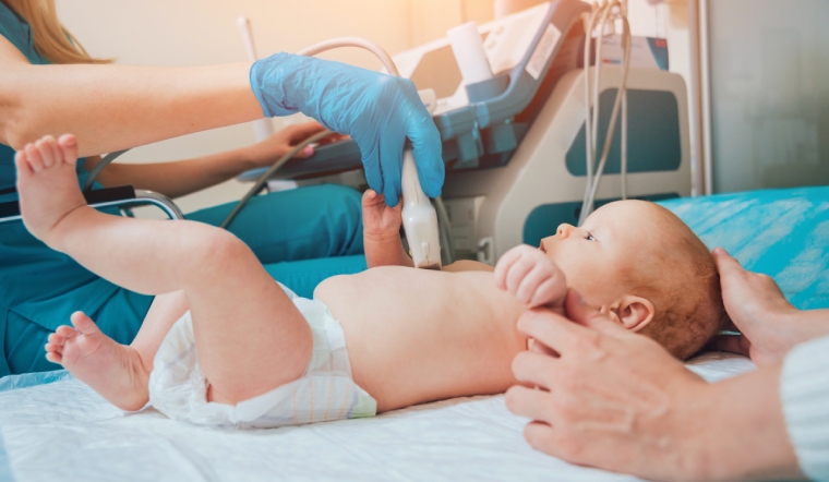 Đâu là nguyên nhân gây ra các vấn đề về tuyến giáp ở trẻ sơ sinh?