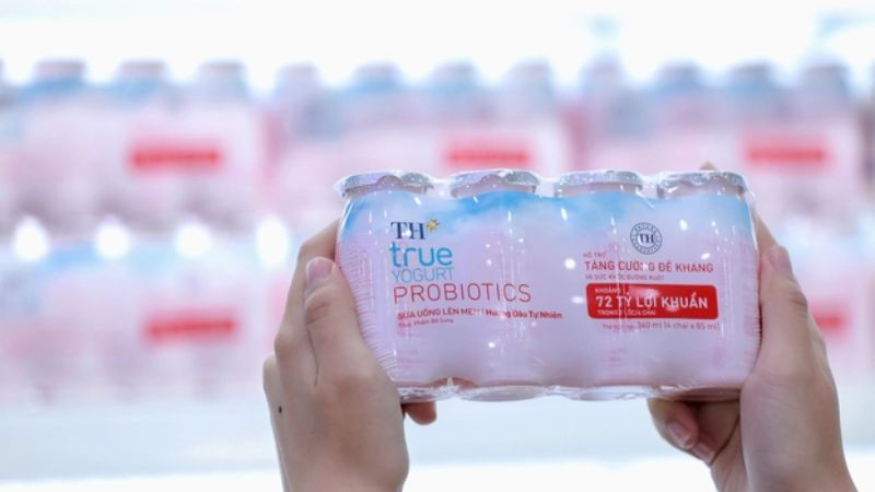 Sữa chua uống lên men hương dâu tự nhiên TH true YOGURT PROBIOTICS