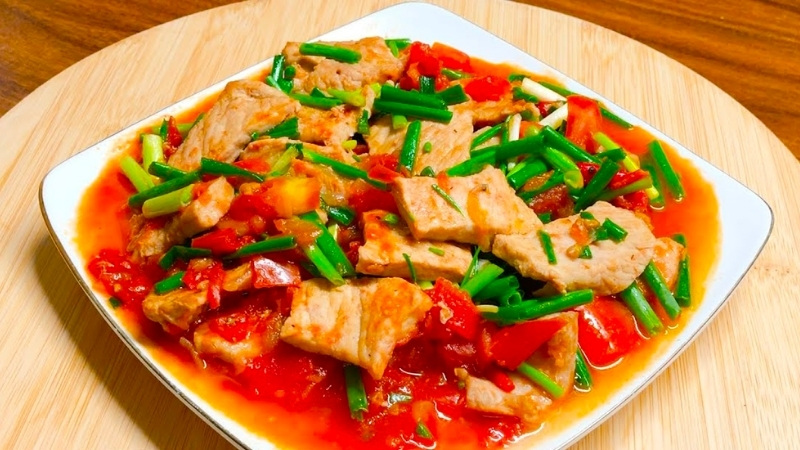 How to make delicious pork tenderloin with tomato sauce, conquering the whole family