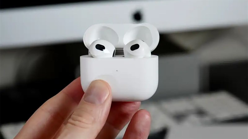 AirPods 3 cũ giá bao nhiêu? Rẻ hơn mua mới bao nhiêu tiền?