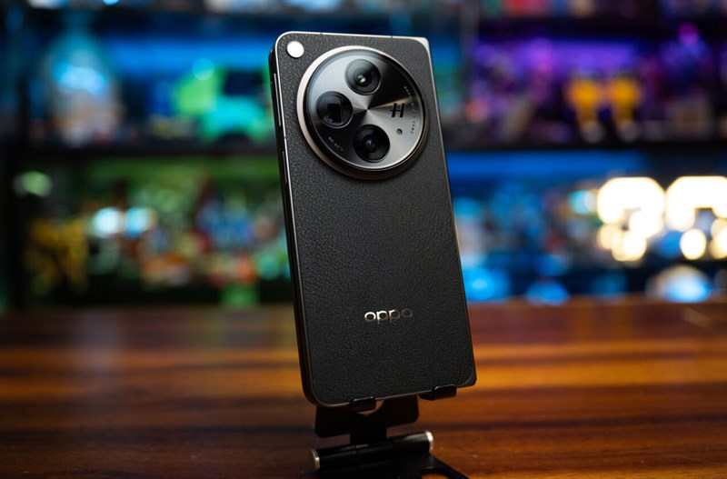 OPPO Find N3 ra mắt với thiết kế nhỏ gọn, sang trọng và không kém phần thân thuộc