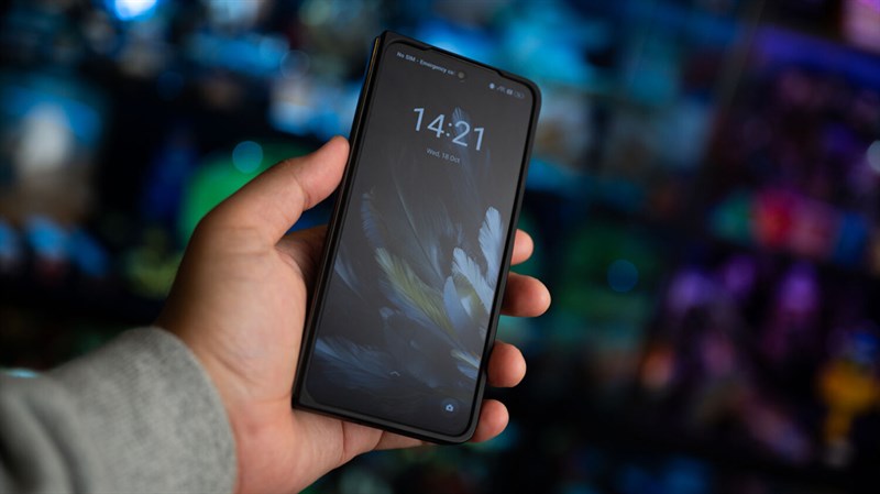 Cảm giác trên tay OPPO Find N3 rất thoải mái