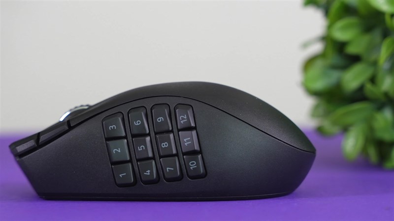 Trên tay chuột Razer Naga V2 HyperSpeed