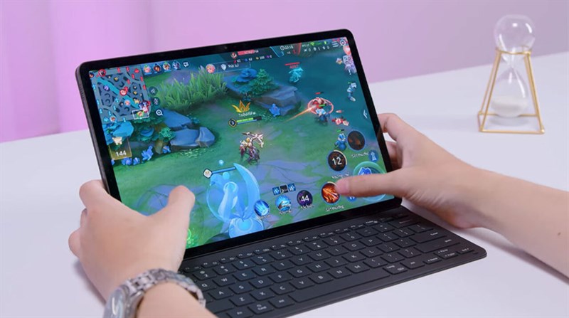 Galaxy Tab S8+ 5G có hiệu năng khủng từ chip Snapdragon 8 Gen 1 Galaxy Tab S8+ 5G có hiệu năng khủng từ chip Snapdragon 8 Gen 1