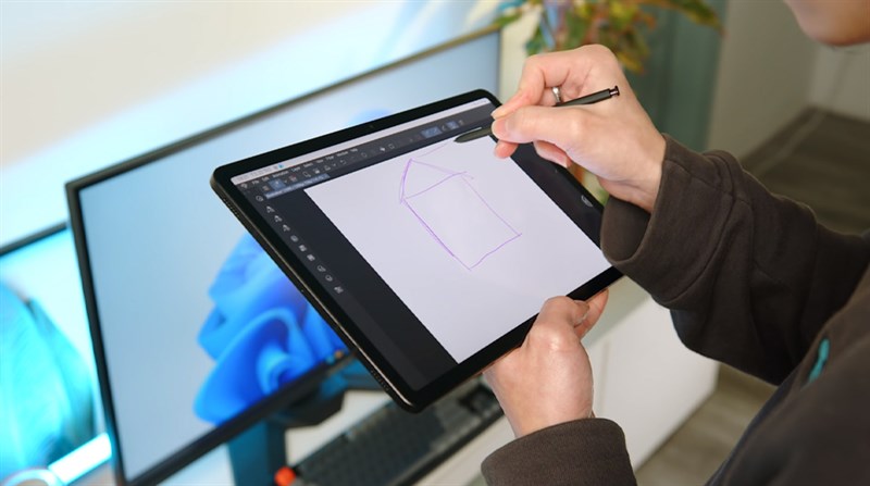 Galaxy Tab S8+ 5G có kèm theo S Pen Galaxy Tab S8+ 5G có kèm theo S Pen