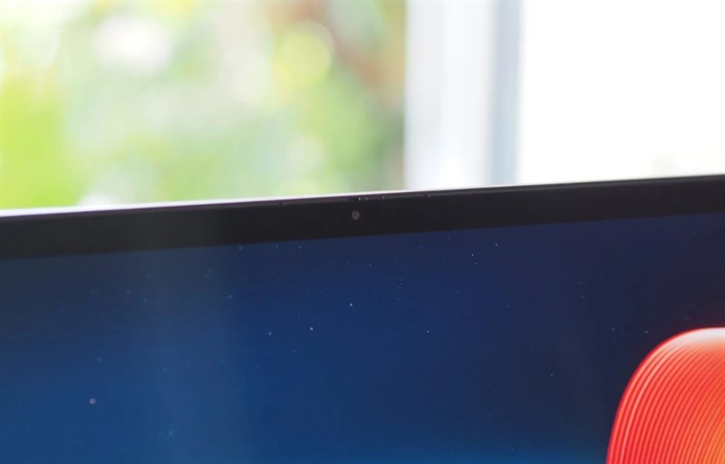 Một webcam 1.080 p đi kèm Lenovo ThinkPad X1 Extreme Gen 5 giúp bạn trông rất ấn tượng với hình ảnh được tái hiện chi tiết.