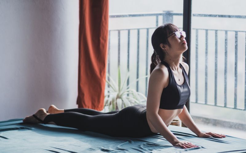 Tư thế rắn hổ mang (Bhujangasana)