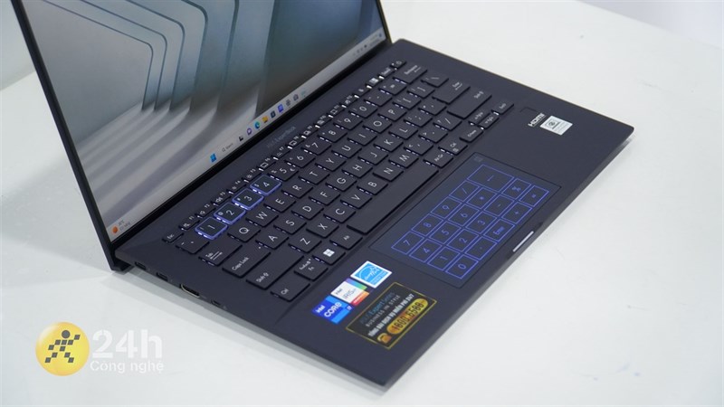 Trên tay ASUS ExpertBook B9 2022 Trên tay ASUS ExpertBook B9 2022