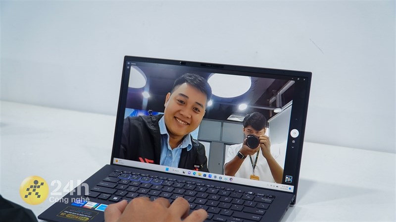 Trên tay ASUS ExpertBook B9 2022 Trên tay ASUS ExpertBook B9 2022