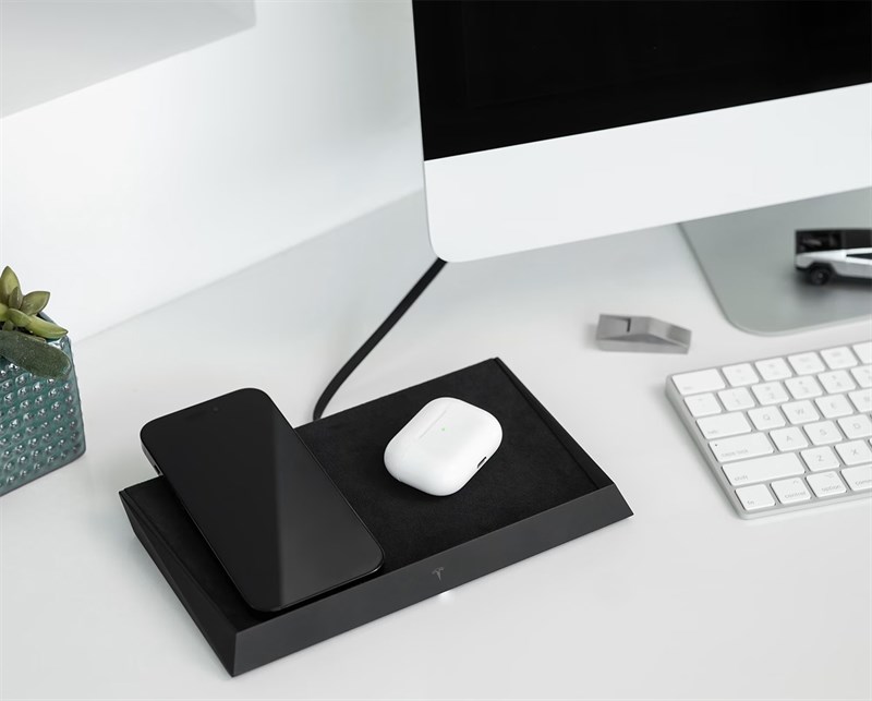 Tesla ra mắt đế sạc không dây mới Tesla ra mắt đế sạc không dây mới