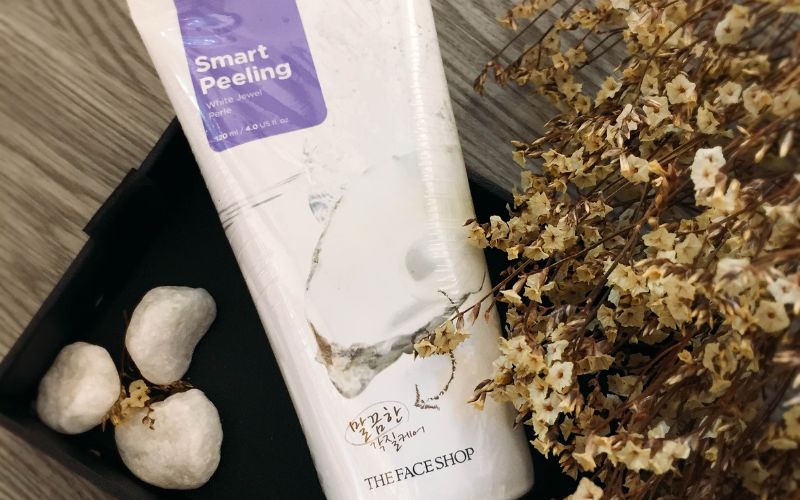 Kem tẩy tế bào chết Hàn Quốc The Face Shop Smart Peeling White Jewel