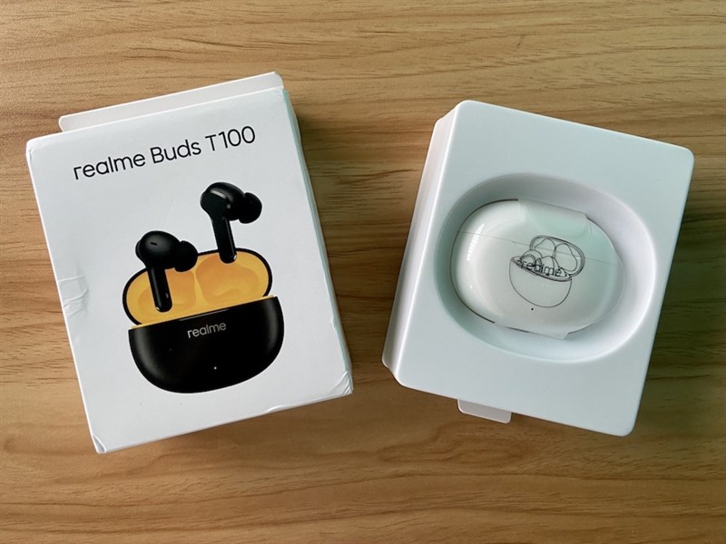 Realme Buds T100 được thiết kế bo tròn mềm mại Realme Buds T100 được thiết kế bo tròn mềm mại