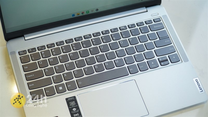 Lenovo Ideapad 5 Pro 14IAP7 được trang bị hệ thống bàn phím không gồm phím số với layout quen thuộc của Lenovo. Lenovo Ideapad 5 Pro 14IAP7 được trang bị hệ thống bàn phím không gồm phím số với layout quen thuộc của Lenovo.