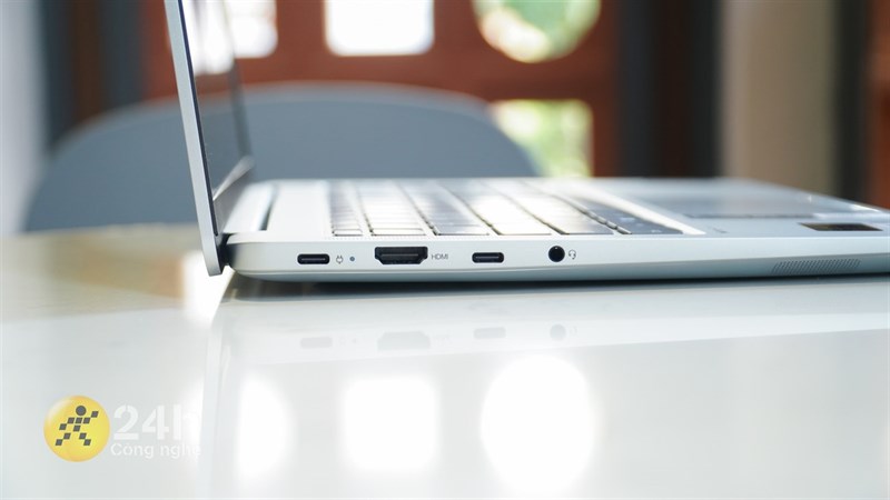 Cạnh trái của Lenovo Ideapad 5 Pro 14IAP7. Cạnh trái của Lenovo Ideapad 5 Pro 14IAP7.