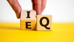 EQ và IQ là gì? Giữa IQ và EQ cái nào quan trọng hơn?