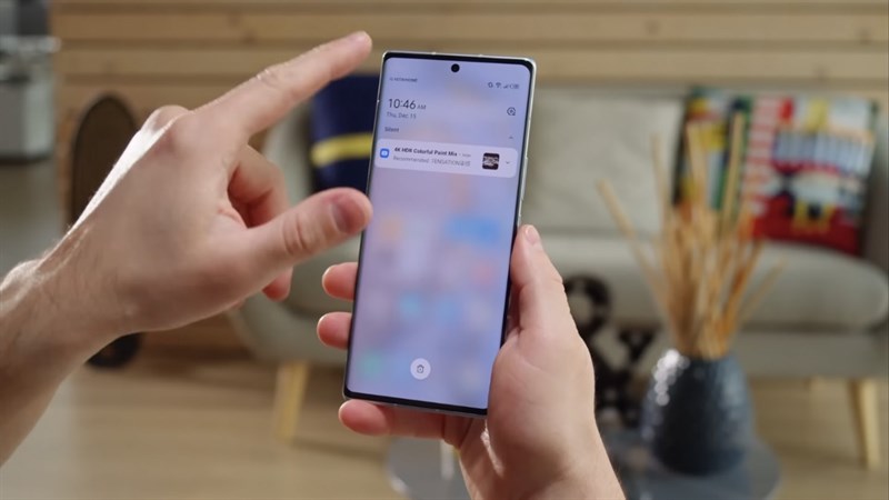 Phantom X2 chạy trên Android 12 và HiOS 12 tùy chỉnh của Tecno, giống như người anh em Pro của mình.