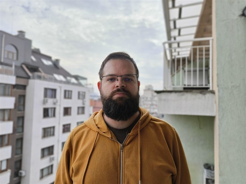 Ảnh chân dung chụp từ camera chính.