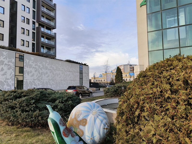 Ảnh chụp từ camera chính với độ phân giải 64 MP (đã resize).