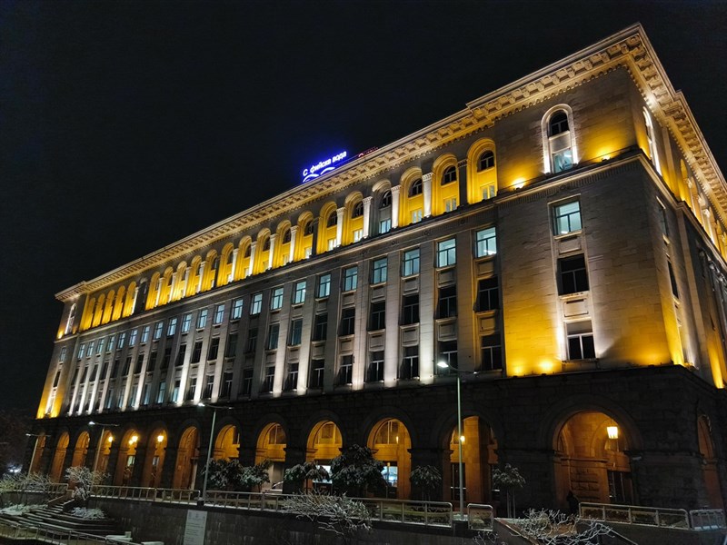 Ảnh chụp đêm từ camera chính.