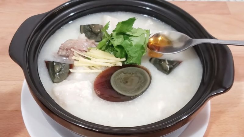 Share how to make fish and eggs porridge with a delicious taste
