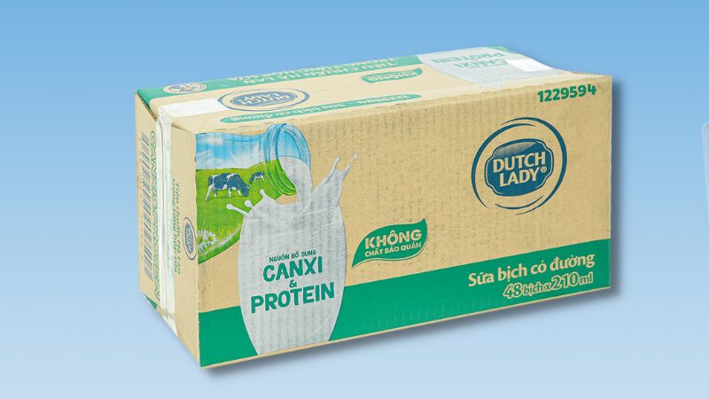 Sữa tiệt trùng có đường Dutch Lady bịch 210ml