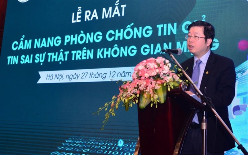 Bộ TT&TT công bố Cẩm nang phòng chống tin giả, tin sai sự thật trên mạng Bộ TT&TT công bố Cẩm nang phòng chống tin giả, tin sai sự thật trên mạng