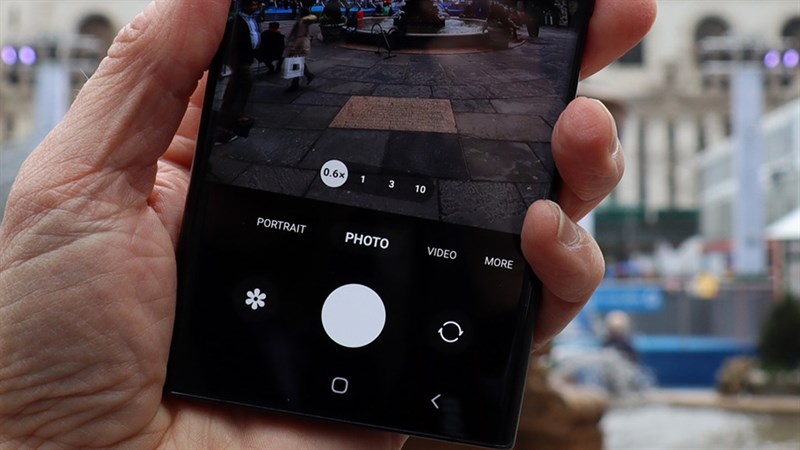 LG giới thiệu giải pháp camera zoom quang học mới