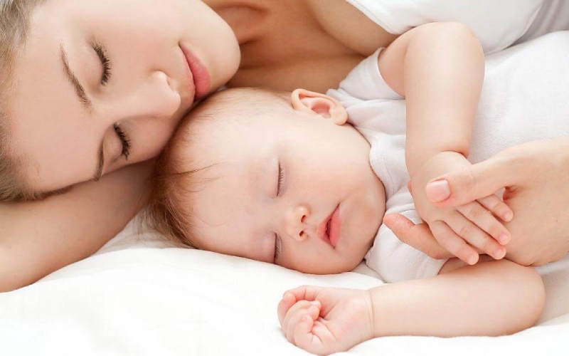Mẹ nên làm gì để hỗ trợ cho con ở tuần tuổi 15?