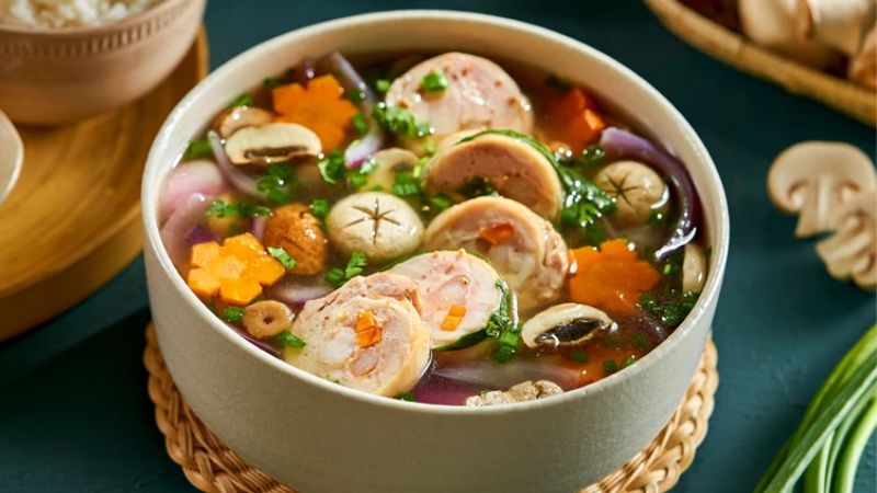 How to make rich, hot chicken mushroom soup, nourishing the whole family on a cold day