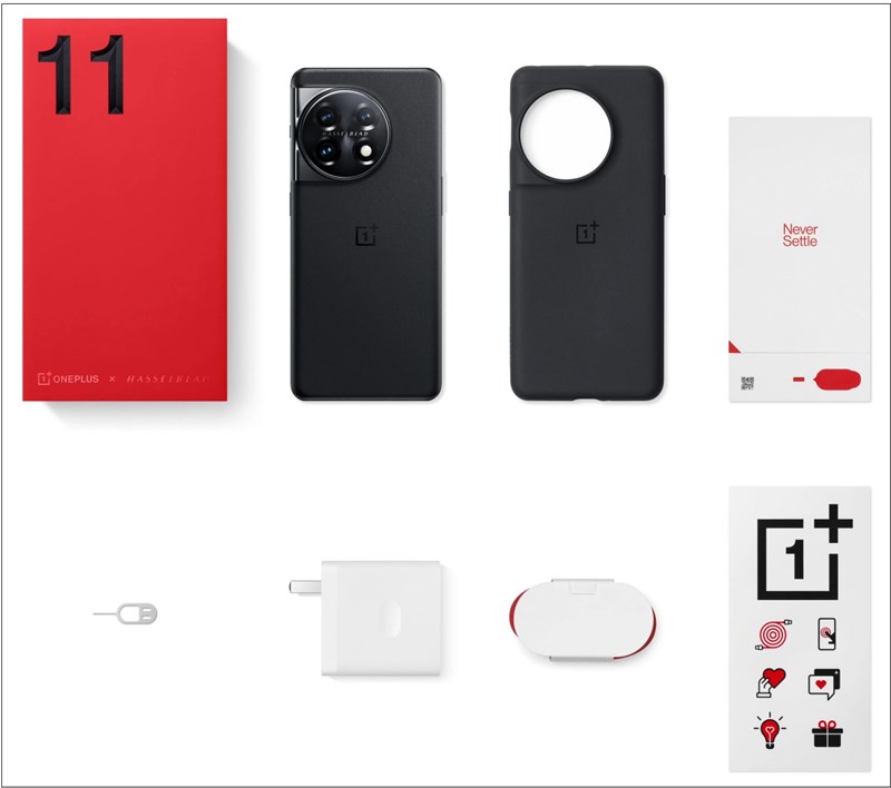 OnePlus vẫn mang đến cho chúng ta củ sạc, các thành phần cần thiết kèm theo đó là những chiếc hình dán vui nhộn
